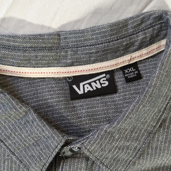 NEW, Vans Gray Casual Button Down Shirt with Classic Collar - Picture 2 of 16